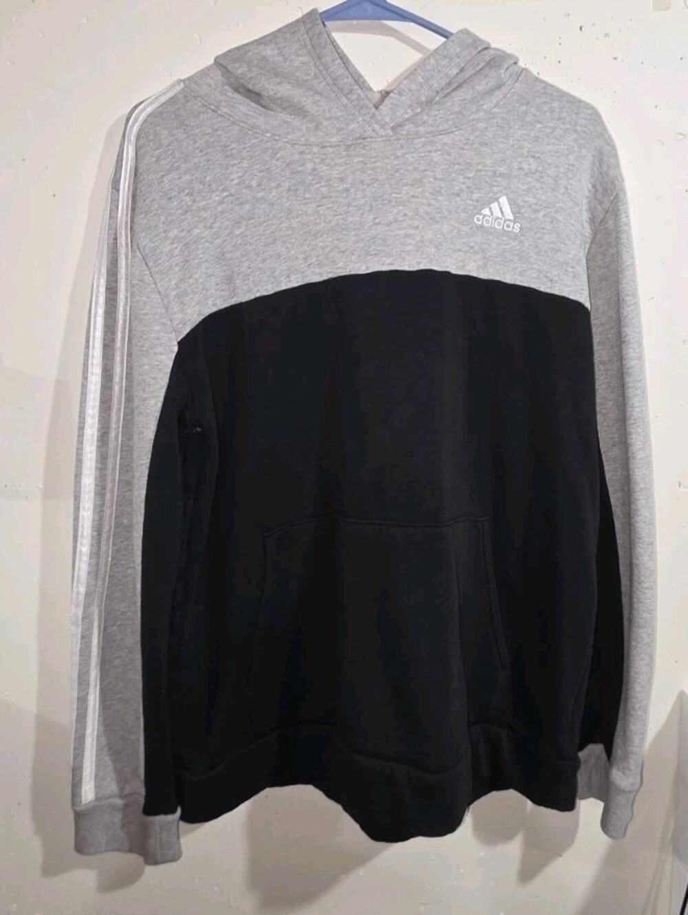 Adidas Gray + Black Pullover Hoodie w/ Embroidered Logo Boys Size: XL (18/20)